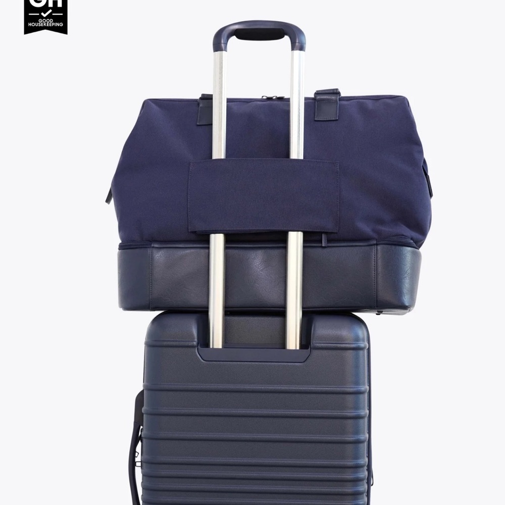 **SOLD** BEIS The Weekender 
in Navy Travel Sophisticated Vacation Unisex - Picture 3 of 16